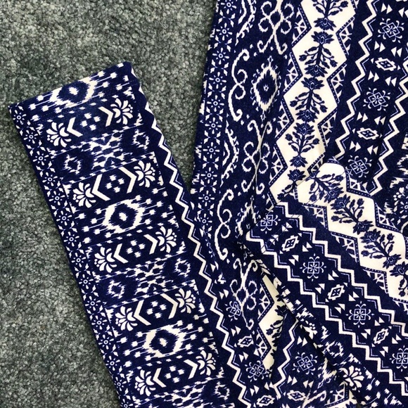 Forever 21 aztec patterned leggings - Picture 4 of 6